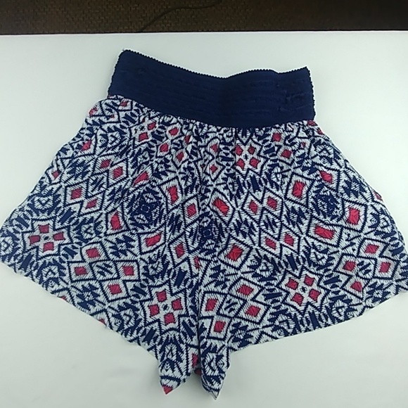 Joe B, wide elastic waist shorts, tribal print beachy high waist pockets - Picture 4 of 6